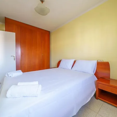 Homeholidaysrentals Snow - Costa Barcelona Apartment *