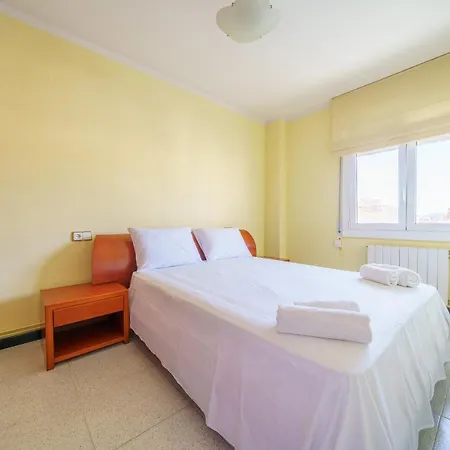 Homeholidaysrentals Snow - Costa Barcelona Apartment *