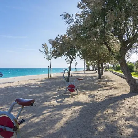 Homeholidaysrentals Snow - Costa Barcelona Apartment